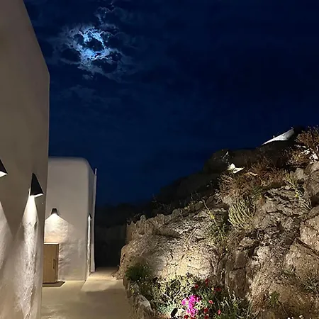 Charma Mykonos 3*
